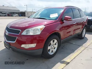 2011 Chevrolet Traverse 1LT z VIN 1GNKRGED8BJ286753, wystawiony jako IAAI lot #42107568 z przebiegiem 178 663 mil mil oraz . Historia ofert i sprzedaży dostępna na DreamBid. Obrazek 18.