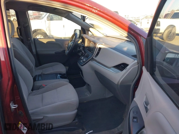 2018 Toyota Sienna LE Auto Access Seat with VIN 5TDKZ3DC2JS902975, listed as a IAAI auction lot 41313115 with 120,808 mi miles. Bid and sale history available at carsss.com. Image 5.