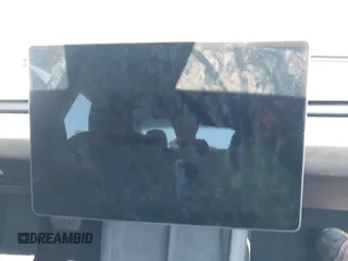 2024 Tesla Model 3 z VIN 5YJ3E1EA4RF735729, wystawiony jako IAAI lot #41964387 z przebiegiem Nie podano mil oraz . Historia ofert i sprzedaży dostępna na DreamBid. Obrazek 19.