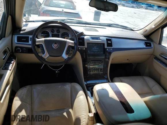 2011 Cadillac Escalade ESV Premium z VIN 1GYS3JEF2BR333246, wystawiony jako Copart lot #47197395 z przebiegiem 177 400 mil mil oraz Czysty tytuł • Clean title. Historia ofert i sprzedaży dostępna na DreamBid. Obrazek 8.