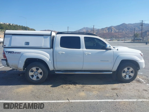 2014 Toyota Tacoma PreRunner with VIN 3TMJU4GN7EM158440, listed as a IAAI auction lot 41353276 with 1 mi miles. Bid and sale history available at carsss.com. Image 13.