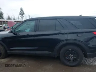 2022 Ford Police Interceptor Utility z VIN 1FM5K8AW2NNA08981, wystawiony jako IAAI lot #41857684 z przebiegiem 22 652 mil mil oraz . Historia ofert i sprzedaży dostępna na DreamBid. Obrazek 14.