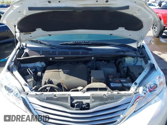 2017 Toyota Sienna XLE Auto Access Seat z VIN 5TDYZ3DC1HS889513, wystawiony jako IAAI lot #42290751 z przebiegiem 135 988 mil mil oraz . Historia ofert i sprzedaży dostępna na DreamBid. Obrazek 10.