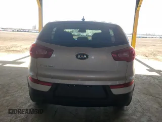 2013 Kia Sportage LX z VIN KNDPB3A20D7374714, wystawiony jako Copart lot #60260025 z przebiegiem 68 178 mil mil oraz Czysty tytuł • Clean title. Historia ofert i sprzedaży dostępna na DreamBid. Obrazek 6.