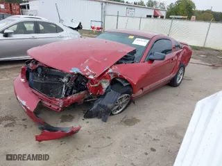 2005 Ford Mustang Deluxe with VIN 1ZVFT80N955201933, listed as a IAAI auction lot 40816285 with 1 mi miles. Bid and sale history available at carsss.com. Image 2.