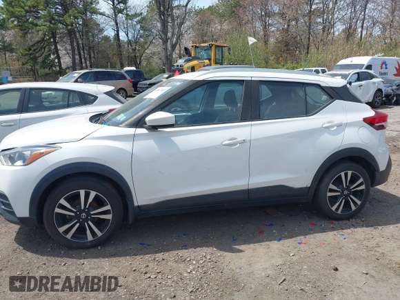 2019 Nissan Kicks S with VIN 3N1CP5CU3KL484582, listed as a IAAI auction lot 42087860 with 136,853 mi miles and . Bid and sale history available at carsss.com. Image 13.