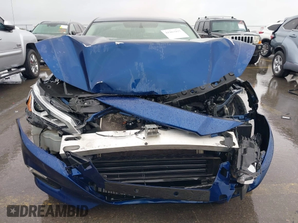 2019 Nissan Altima SR with VIN 1N4BL4CV8KC133935, listed as a IAAI auction lot 41903915 with 97,787 mi miles and . Bid and sale history available at DreamBid. Image 6.