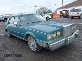 1982 Lincoln Continental with VIN 1MRBP98F1CY610073, listed as a IAAI auction lot 41953772 with 821,604 mi miles and . Bid and sale history available at DreamBid. Image 1.