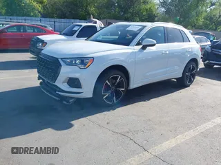 2019 Audi Q3 Premium z VIN WA1AECF32K1072625, wystawiony jako IAAI lot #42326866 z przebiegiem 67 351 mil mil oraz . Historia ofert i sprzedaży dostępna na DreamBid. Obrazek 17.