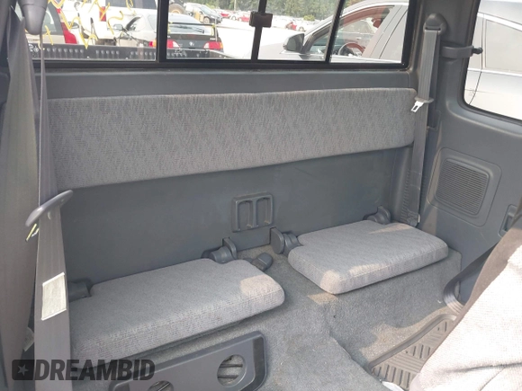 1999 Toyota Tacoma PreRunner z VIN 4TASM92N7XZ505612, wystawiony jako IAAI lot #42413856 z przebiegiem 131 140 mil mil oraz . Historia ofert i sprzedaży dostępna na DreamBid. Obrazek 8.