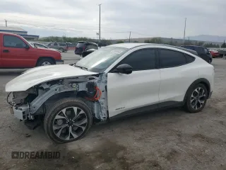 2024 Ford Mustang Mach-E Select с VIN 3FMTK1R45RMA23332, выставлен на аукционе Copart как лот 62420565 с пробегом 17 275 миль миль и Списание • Salvage title. История ставок и продаж доступна на DreamBid. Изображение 1.