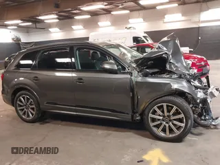 2024 Audi Q7 Premium Plus z VIN WA1LCBF71RD004059, wystawiony jako IAAI lot #42049719 z przebiegiem 10 651 mil mil oraz . Historia ofert i sprzedaży dostępna na DreamBid. Obrazek 13.