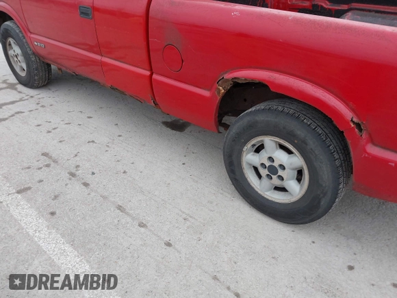 2002 Chevrolet S-10 LS with VIN 1GCDT19W928196725, listed as a IAAI auction lot 41460012 with 191,621 mi miles. Bid and sale history available at carsss.com. Image 12.