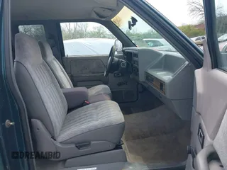 1996 Dodge Dakota z VIN 1B7GL23X2TS583075, wystawiony jako IAAI lot #42049233 z przebiegiem 144 020 mil mil oraz . Historia ofert i sprzedaży dostępna na DreamBid. Obrazek 5.