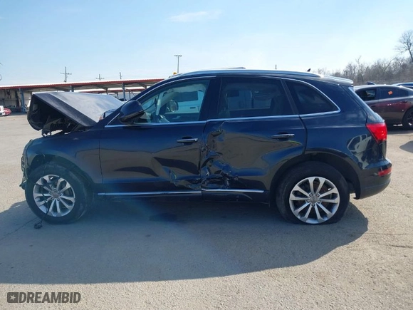 2015 Audi Q5 Premium with VIN WA1CFAFP6FA129539, listed as a IAAI auction lot 41378948 with 207,889 mi miles. Bid and sale history available at carsss.com. Image 13.