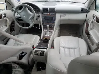 2005 Mercedes-Benz C 240 with VIN WDBRF61J85F614572, listed as a Copart auction lot 43930275 with 147,548 mi miles and Clean Title. Bid and sale history available at DreamBid. Image 8.