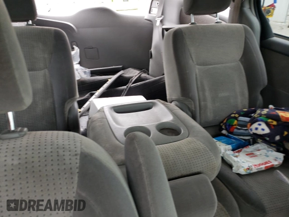 2008 Toyota Sienna CE z VIN 5TDZK23C98S142438, wystawiony jako Copart lot #54898675 z przebiegiem 211 400 mil mil oraz Szkoda całkowita • Salvage title. Historia ofert i sprzedaży dostępna na DreamBid. Obrazek 11.