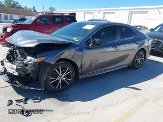2020 Toyota Camry SE with VIN 4T1G11AK2LU927172, listed as a IAAI auction lot 41736085 with 191,512 mi miles. Bid and sale history available at carsss.com. Image 2.