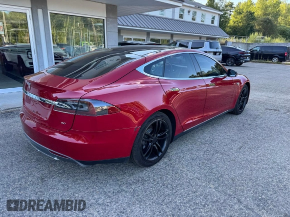 2013 Tesla Model S with VIN 5YJSA1CG5DFP18929, listed as a Copart auction lot 67245595 with 111,151 mi miles and Clean title. Bid and sale history available at DreamBid. Image 4.