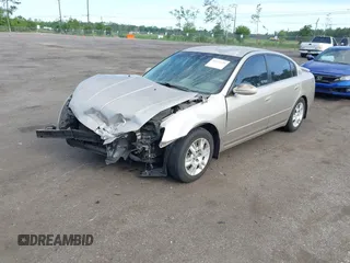 2005 Nissan Altima S z VIN 1N4AL11D45N498626, wystawiony jako IAAI lot #42332539 z przebiegiem 132 446 mil mil oraz . Historia ofert i sprzedaży dostępna na DreamBid. Obrazek 2.