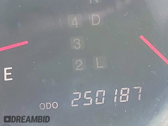 2002 Lexus ES 300 with VIN JTHBF30G025016838, listed as a IAAI auction lot 42741435 with 250,187 mi miles and . Bid and sale history available at DreamBid. Image 7.