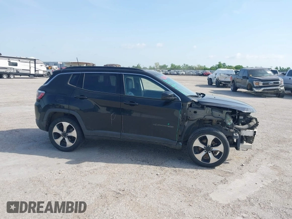 2018 Jeep Compass Latitude z VIN 3C4NJDBBXJT155149, wystawiony jako IAAI lot #42010672 z przebiegiem 81 784 mil mil oraz . Historia ofert i sprzedaży dostępna na DreamBid. Obrazek 13.