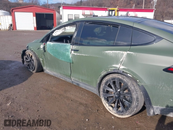 2022 Tesla Model X Plaid z VIN 7SAXCBE6XNF358023, wystawiony jako IAAI lot #41683857 z przebiegiem 42 821 mil mil oraz . Historia ofert i sprzedaży dostępna na DreamBid. Obrazek 6.