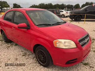 2010 Chevrolet Aveo 1LT z VIN KL1TD5DE4AB048957, wystawiony jako Copart lot #60338285 z przebiegiem 136 169 mil mil oraz Czysty tytuł • Clean title. Historia ofert i sprzedaży dostępna na DreamBid. Obrazek 1.