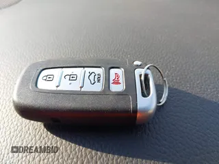 2013 Kia Optima EX z VIN 5XXGN4A77DG097074, wystawiony jako IAAI lot #41874312 z przebiegiem 81 591 mil mil oraz . Historia ofert i sprzedaży dostępna na DreamBid. Obrazek 11.