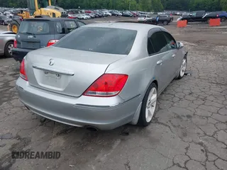 2005 Acura RL z VIN JH4KB16595C017766, wystawiony jako IAAI lot #42209022 z przebiegiem 225 862 mil mil oraz . Historia ofert i sprzedaży dostępna na DreamBid. Obrazek 4.