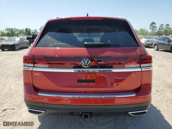 2024 Volkswagen Atlas 2.0T SEL with VIN 1V2BR2CA3RC533646, listed as a Copart auction lot 52700135 with 10,498 mi miles and Salvage Title. Bid and sale history available at carsss.com. Image 6.