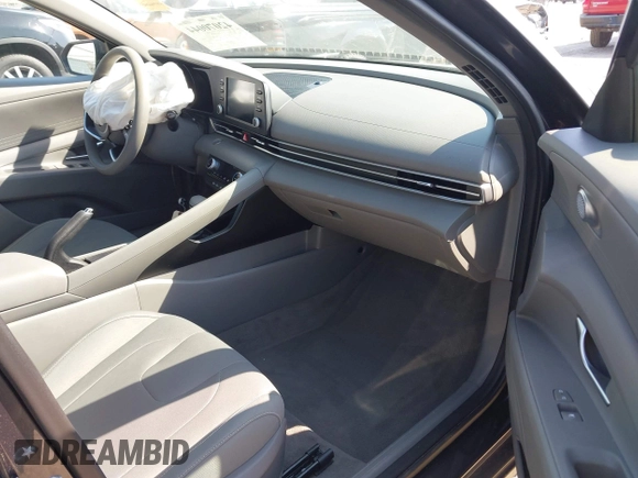 2022 Hyundai Elantra SEL with VIN 5NPLM4AGXNH065808, listed as a IAAI auction lot 42070044 with 16,370 mi miles and . Bid and sale history available at DreamBid. Image 5.
