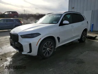 2024 BMW X5 xDrive40i z VIN 5UX23EU05R9U48829, wystawiony jako Copart lot #49902435 z przebiegiem Nie podano mil oraz Szkody całkowita. Historia ofert i sprzedaży dostępna na DreamBid. Obrazek 1.