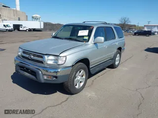 2000 Toyota 4Runner SR5 with VIN JT3HN86R1Y0296588, listed as a IAAI auction lot 42005173 with 177,946 mi miles. Bid and sale history available at carsss.com. Image 2.