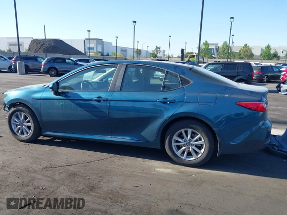 2025 Toyota Camry LE z VIN 4T1DAACK0SU038983, wystawiony jako IAAI lot #42300193 z przebiegiem 8 690 mil mil oraz . Historia ofert i sprzedaży dostępna na DreamBid. Obrazek 15.
