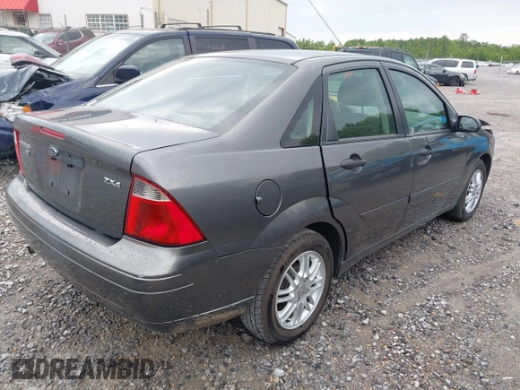 2006 Ford Focus S with VIN 1FAFP34N16W146626, listed as a IAAI auction lot 42194298 with 135,128 mi miles and . Bid and sale history available at carsss.com. Image 4.