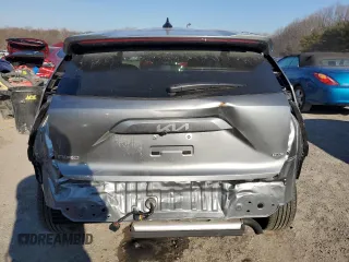 2025 Kia Niro LX with VIN KNDCP3LE3S5223592, listed as a Copart auction lot 45681015 with 5,589 mi miles and Salvage Title. Bid and sale history available at carsss.com. Image 6.