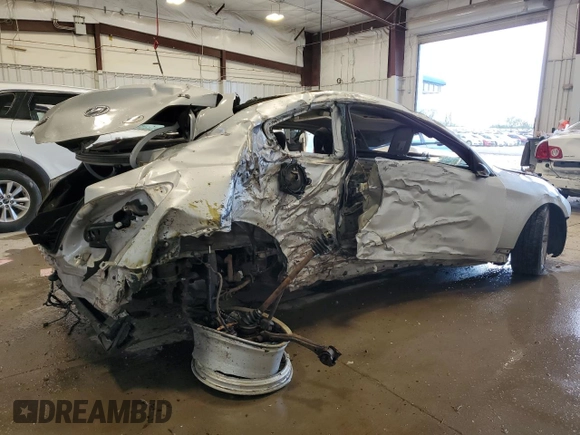 2011 Hyundai Genesis Coupe Grand Touring z VIN KMHHU6KH8BU044431, wystawiony jako Copart lot #56942685 z przebiegiem 209 845 mil mil oraz Nie do naprawy • Non repairable. Historia ofert i sprzedaży dostępna na DreamBid. Obrazek 3.