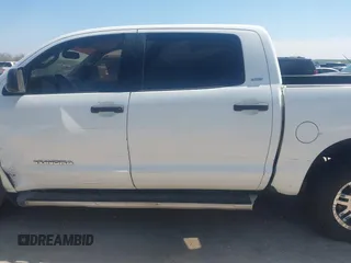 2011 Toyota Tundra z VIN 5TFEY5F18BX105276, wystawiony jako IAAI lot #41735082 z przebiegiem 221 992 mil mil oraz . Historia ofert i sprzedaży dostępna na DreamBid. Obrazek 14.