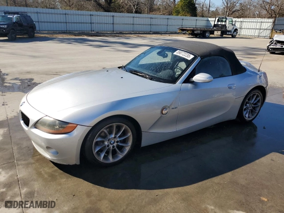 2003 BMW Z4 2.5i with VIN 4USBT33403LR66233, listed as a Copart auction lot 89072235 with 123,943 mi miles and Salvage Title. Bid and sale history available at carsss.com. Image 1.