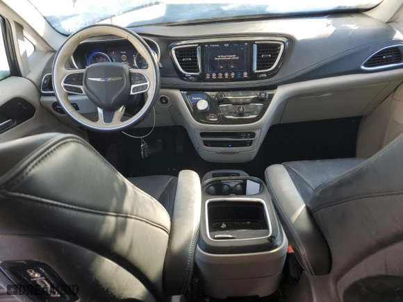 2020 Chrysler Pacifica Limited with VIN 2C4RC1GG5LR204214, listed as a Copart auction lot 45854295 with 66,880 mi miles and Salvage Title. Bid and sale history available at carsss.com. Image 8.