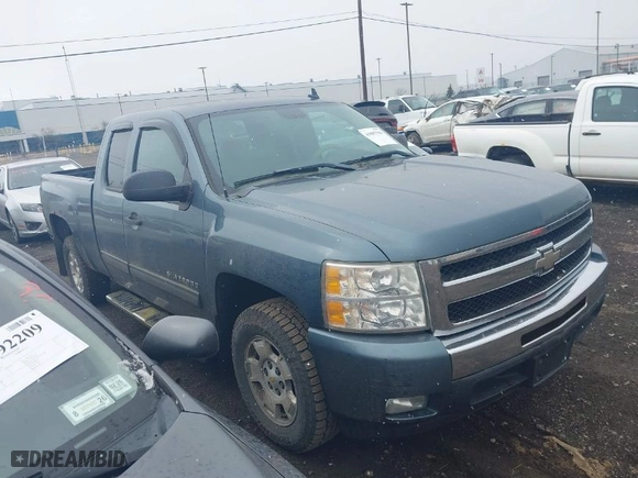 2011 Chevrolet Silverado 1500 LT with VIN 1GCRCSE0XBZ269267, listed as a IAAI auction lot 41887946 with 88,439 mi miles. Bid and sale history available at carsss.com. Image 1.