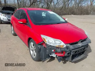 2013 Ford Focus SE with VIN 1FADP3F24DL260760, listed as a IAAI auction lot 41854075 with 125,410 mi miles. Bid and sale history available at carsss.com. Image 1.