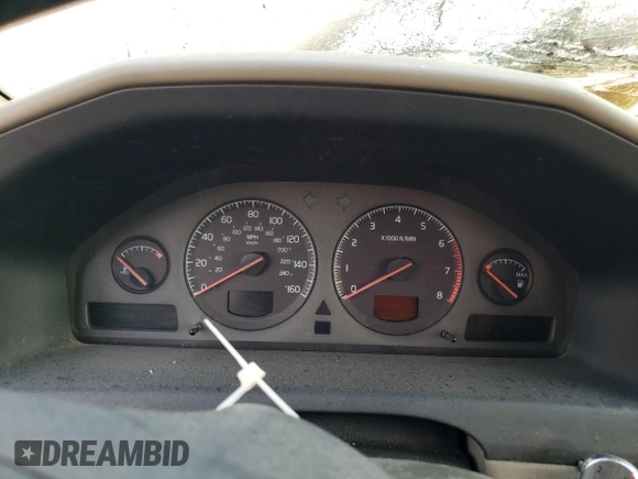 2002 Volvo V70 with VIN YV1SJ58DX21249326, listed as a Copart auction lot 70977624 with 0 mi miles and Salvage Title. Bid and sale history available at carsss.com. Image 9.