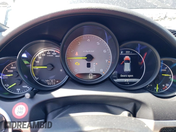 2017 Porsche Cayenne S E-Hybrid with VIN WP1AE2A22HLA68634, listed as a Copart auction lot 63874754 with 44,787 mi miles and Salvage title. Bid and sale history available at DreamBid. Image 9.