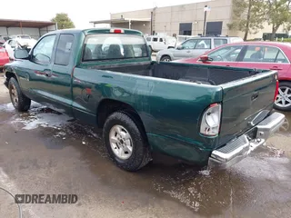 2001 Dodge Dakota with VIN 1B7GL22X11S284210, listed as a IAAI auction lot 41630417 with 206,484 mi miles. Bid and sale history available at carsss.com. Image 3.