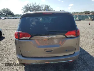 2018 Chrysler Pacifica Hybrid Limited z VIN 2C4RC1N73JR183492, wystawiony jako Copart lot #61833135 z przebiegiem 60 167 mil mil oraz Szkoda całkowita • Salvage title. Historia ofert i sprzedaży dostępna na DreamBid. Obrazek 6.