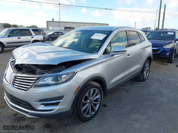 2016 Lincoln MKC Select with VIN 5LMCJ2D99GUJ05484, listed as a IAAI auction lot 41834395 with NaN miles. Bid and sale history available at carsss.com. Image 22.