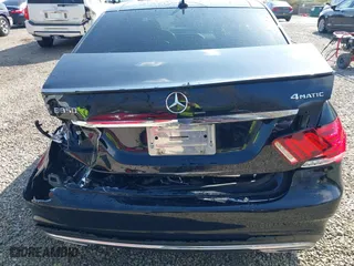 2015 Mercedes-Benz E-Class E 350 Luxury with VIN WDDHF8JB9FB111441, listed as a IAAI auction lot 41978693 with 167,079 mi miles. Bid and sale history available at carsss.com. Image 20.