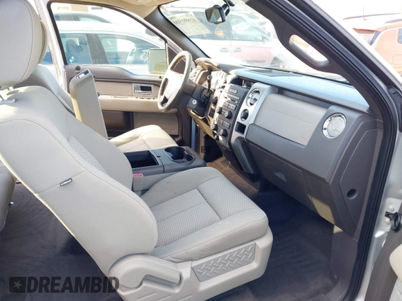 2009 Ford F-150 XL with VIN 1FTPX14VX9FA73490, listed as a IAAI auction lot 41892500 with 83,396 mi miles. Bid and sale history available at carsss.com. Image 5.
